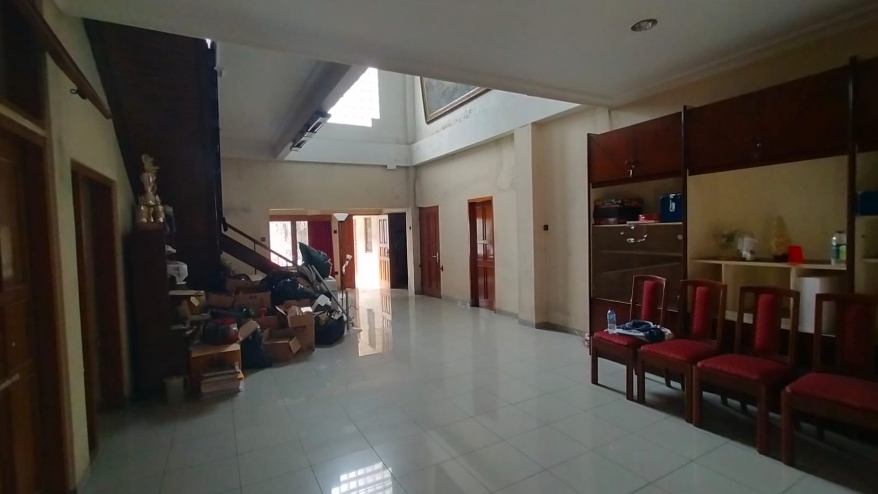 Rumah Asri Classic di Mainroad jl Cihampelas, Bandung