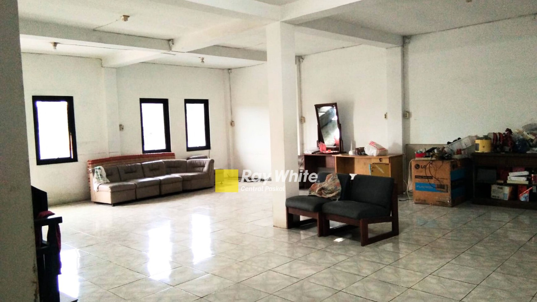 Dijual Cepat Rumah dan Gudang Untuk Home Industry