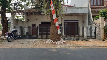 Rumah Tua Hitung Tanah Saja Cempaka Putih Tengah, Jakpus