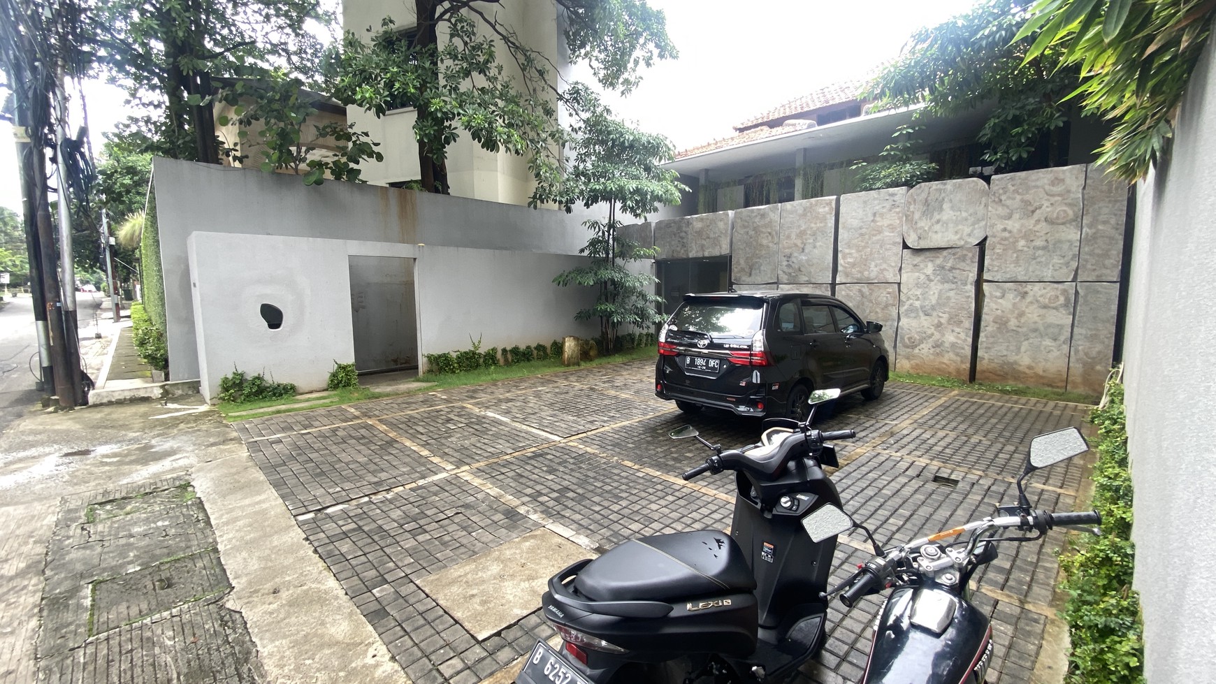 HOUSE GOOD FOR COMMERCIAL AT  SENOPATI AREA, NEAR SCBD