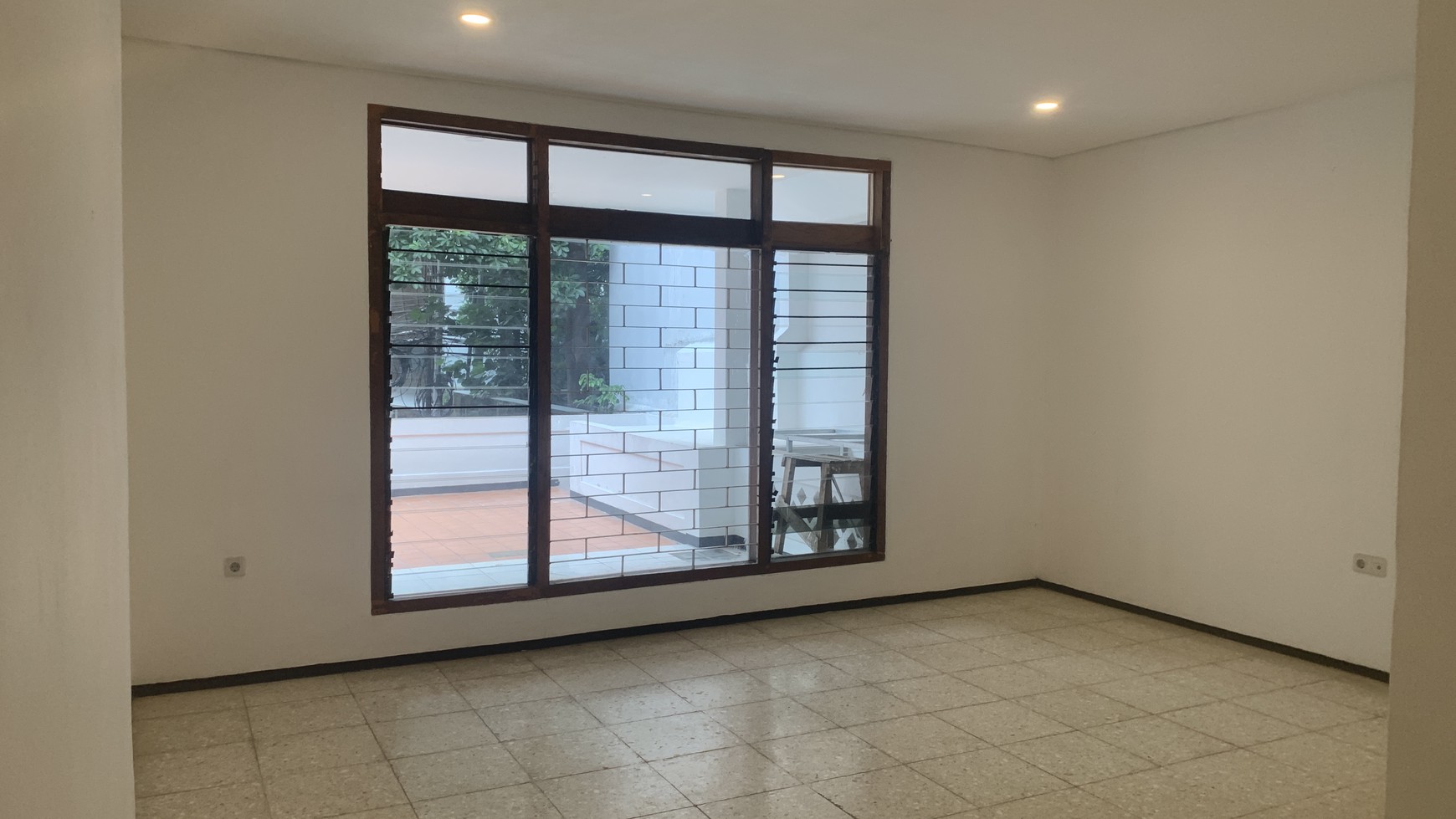 HOUSE GOOD FOR COMMERCIAL AT SENOPATI AREA, NEAR SCBD