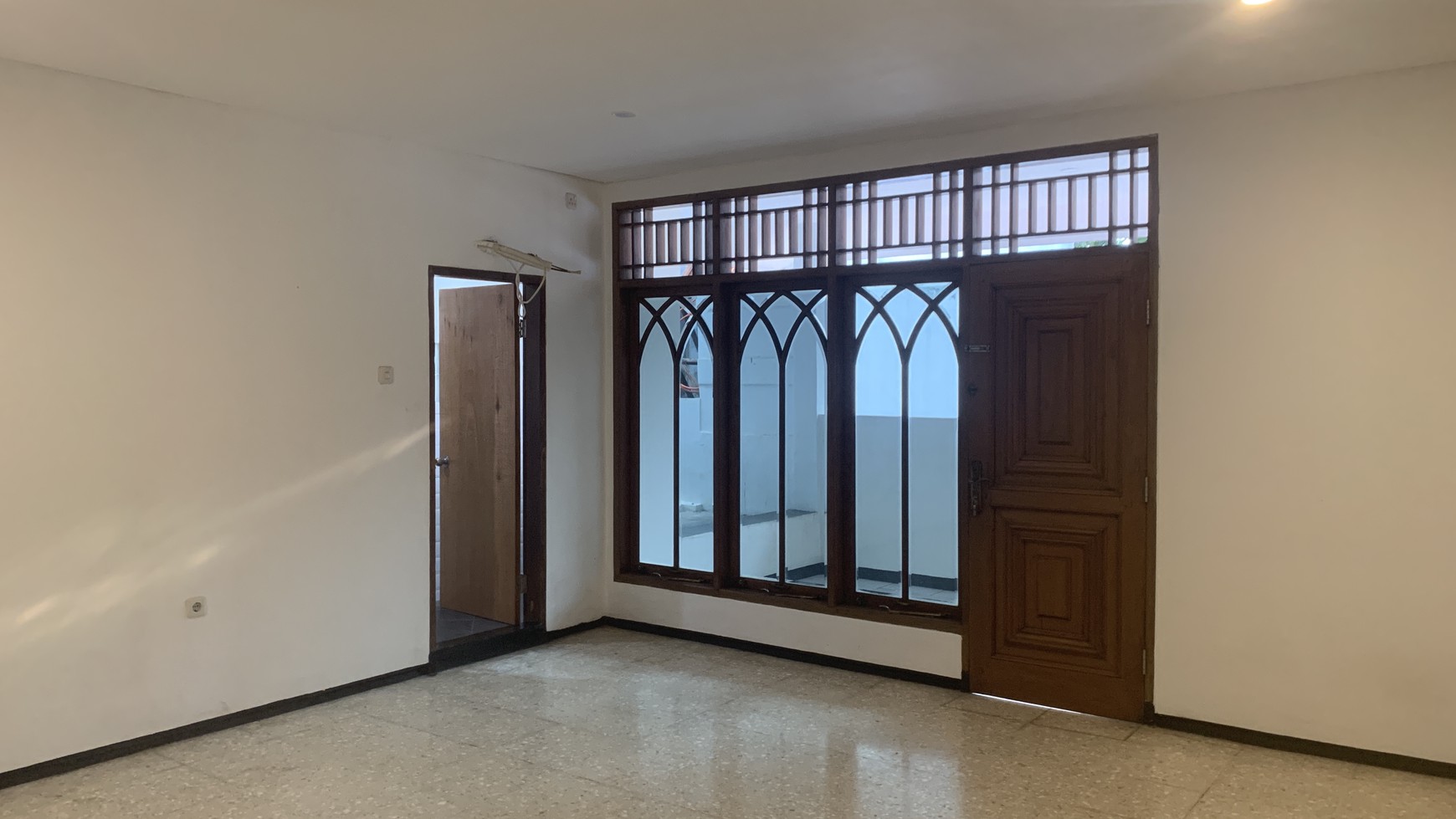 HOUSE GOOD FOR COMMERCIAL AT SENOPATI AREA, NEAR SCBD