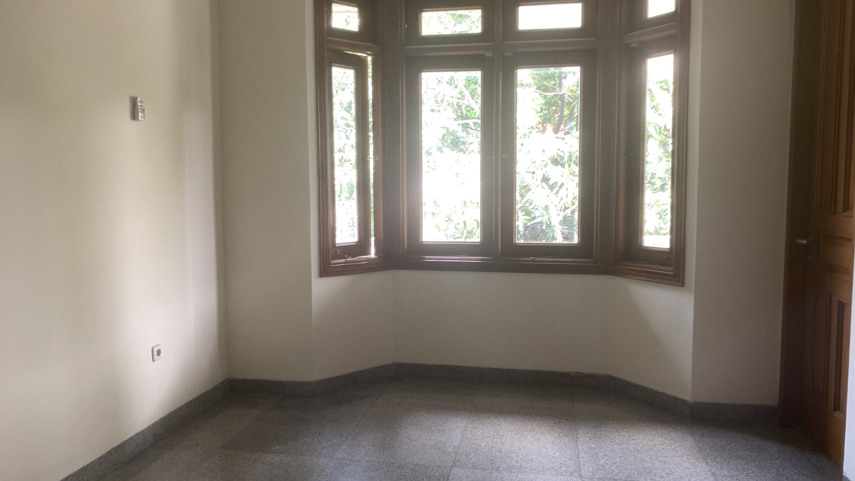 BEAUTIFUL HOUSE AT SENOPATI, JAKARTA SELATAN