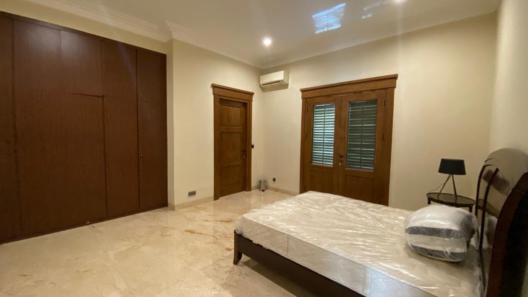 BRAND NEW LUXURIOUS HOUSE AT SENOPATI, JAKARTA SELATAN