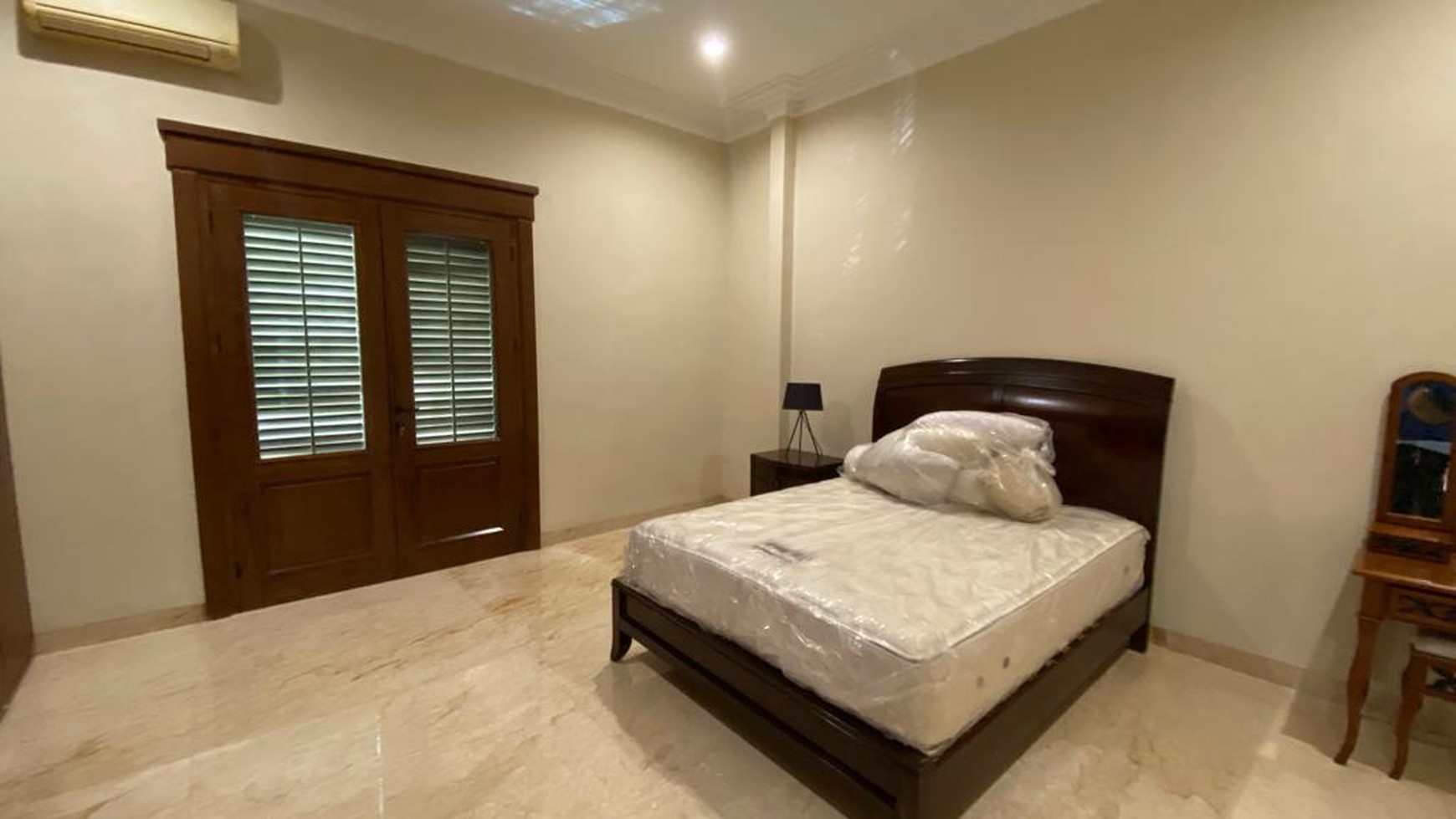 BRAND NEW LUXURIOUS HOUSE AT SENOPATI, JAKARTA SELATAN