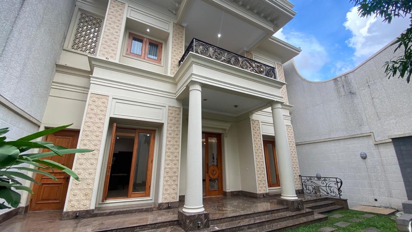 Luxury and beautiful house at menteng area