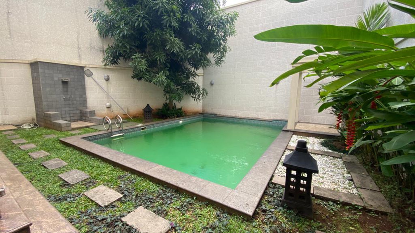 Luxury and beautiful house at menteng area