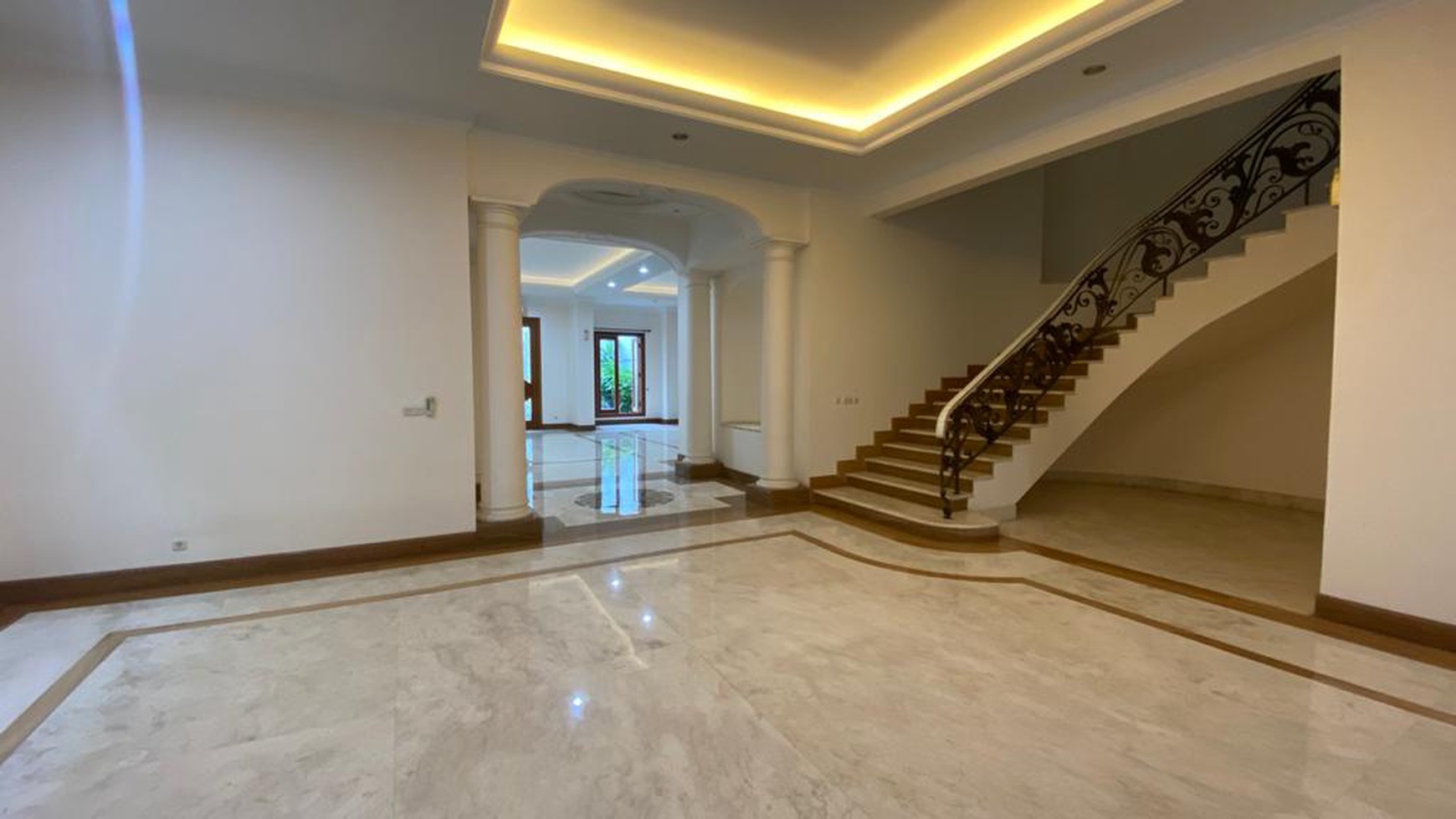 Luxury and beautiful house at menteng area
