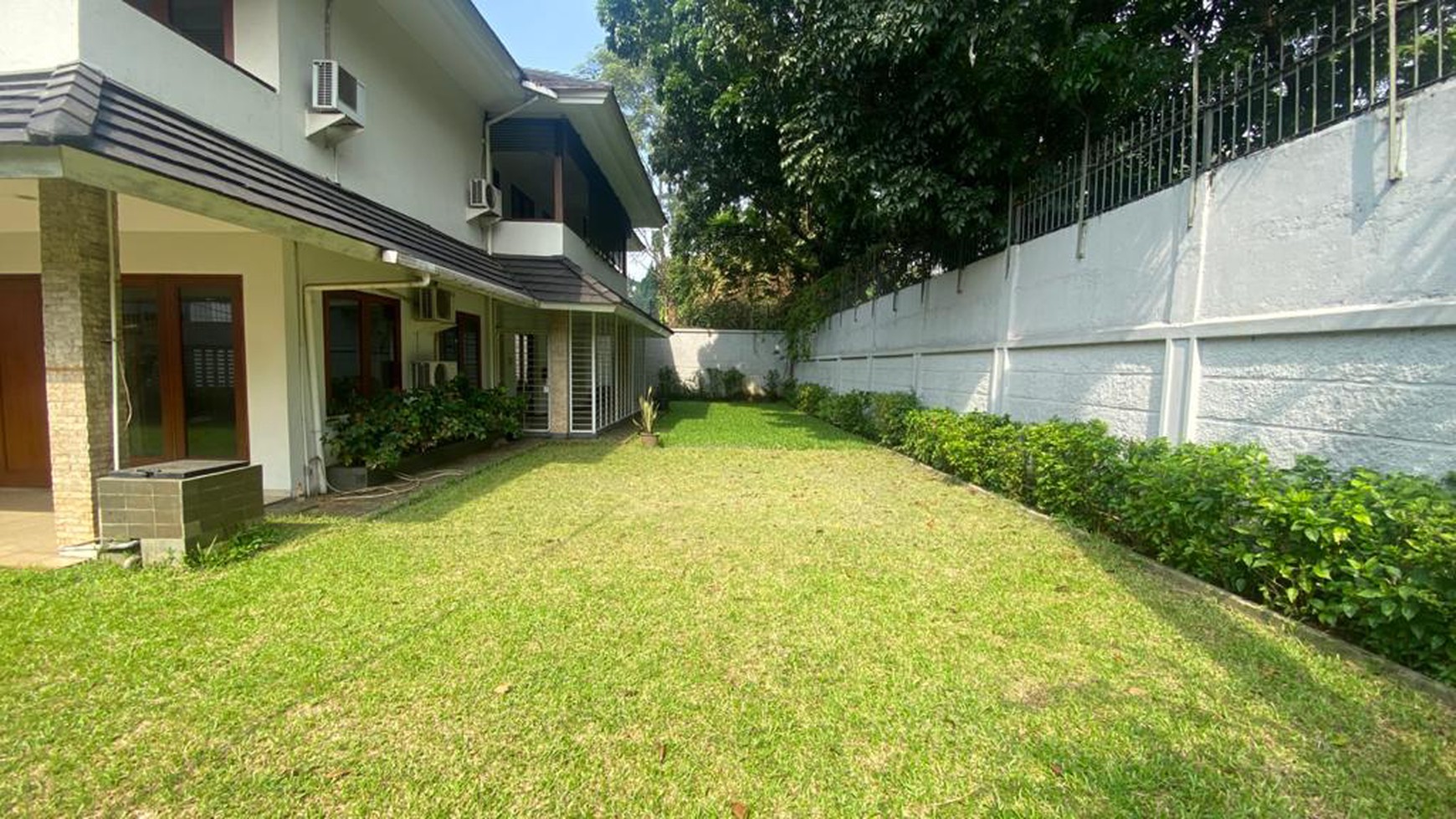 COZY HOUSE AT SIMPRUG SENAYAN