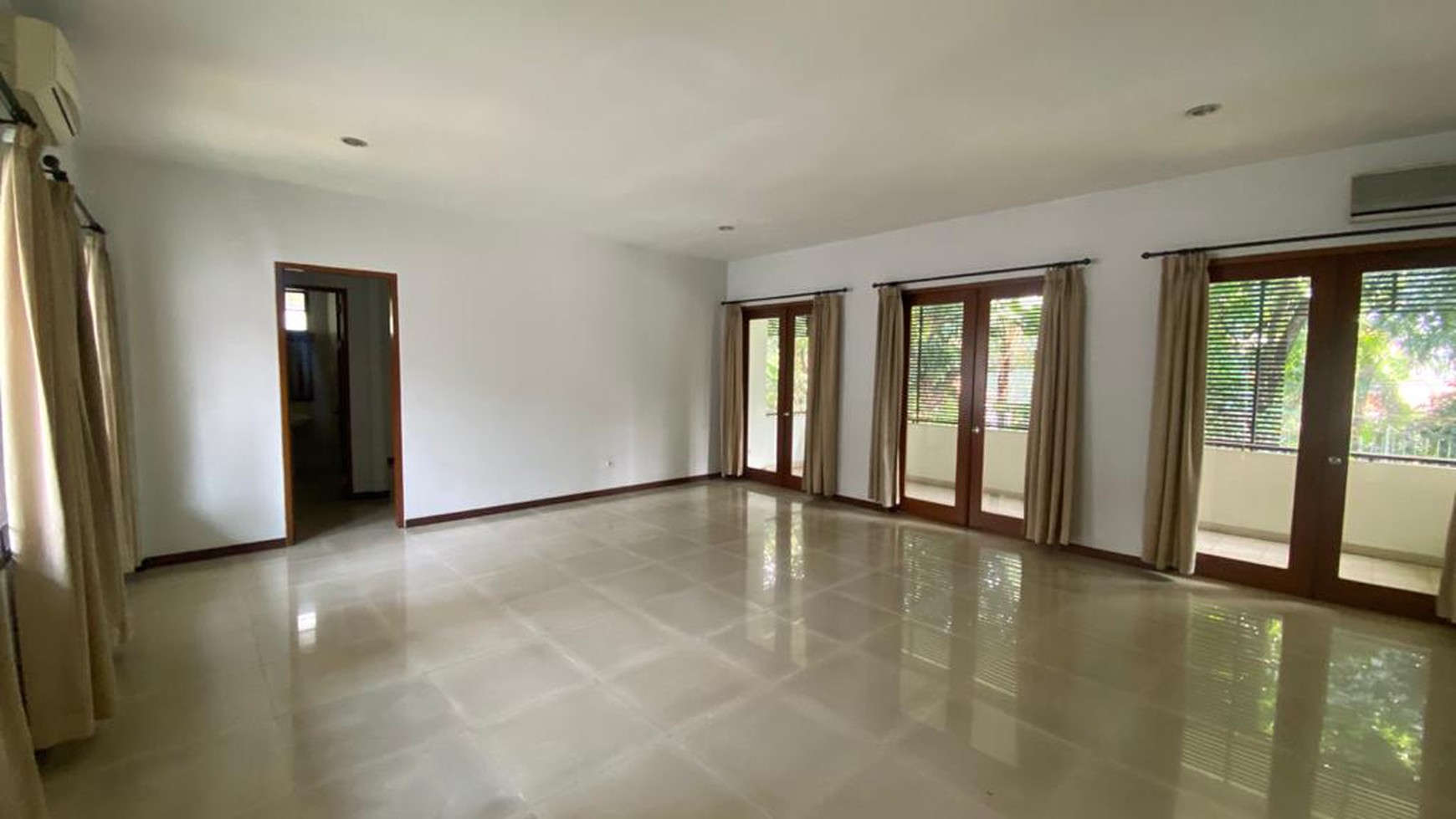 COZY and COMFY HOUSE AT SIMPRUG SENAYAN