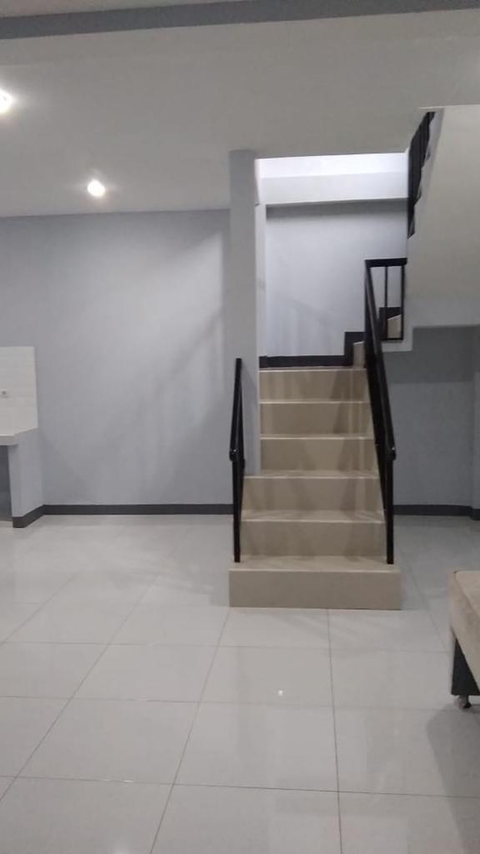 HOUSE AT SENOPATI AREA