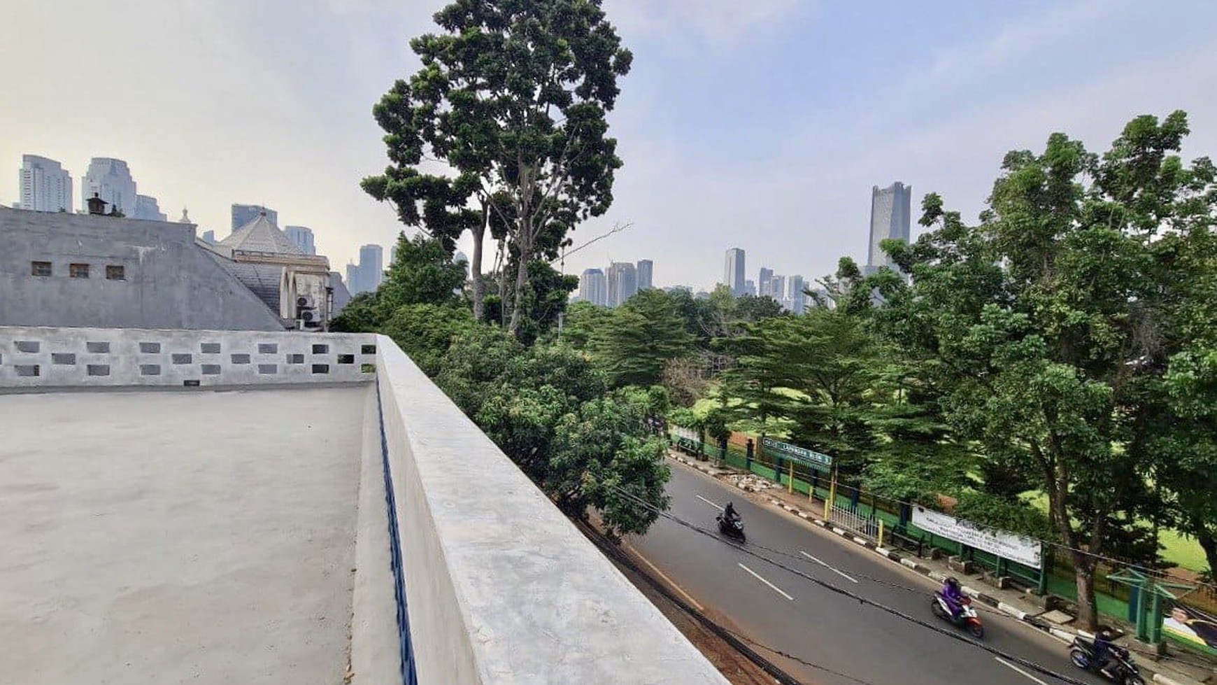 COMMERCIAL BUILDING AT SENOPATI AREA, JAKARTA SELATAN