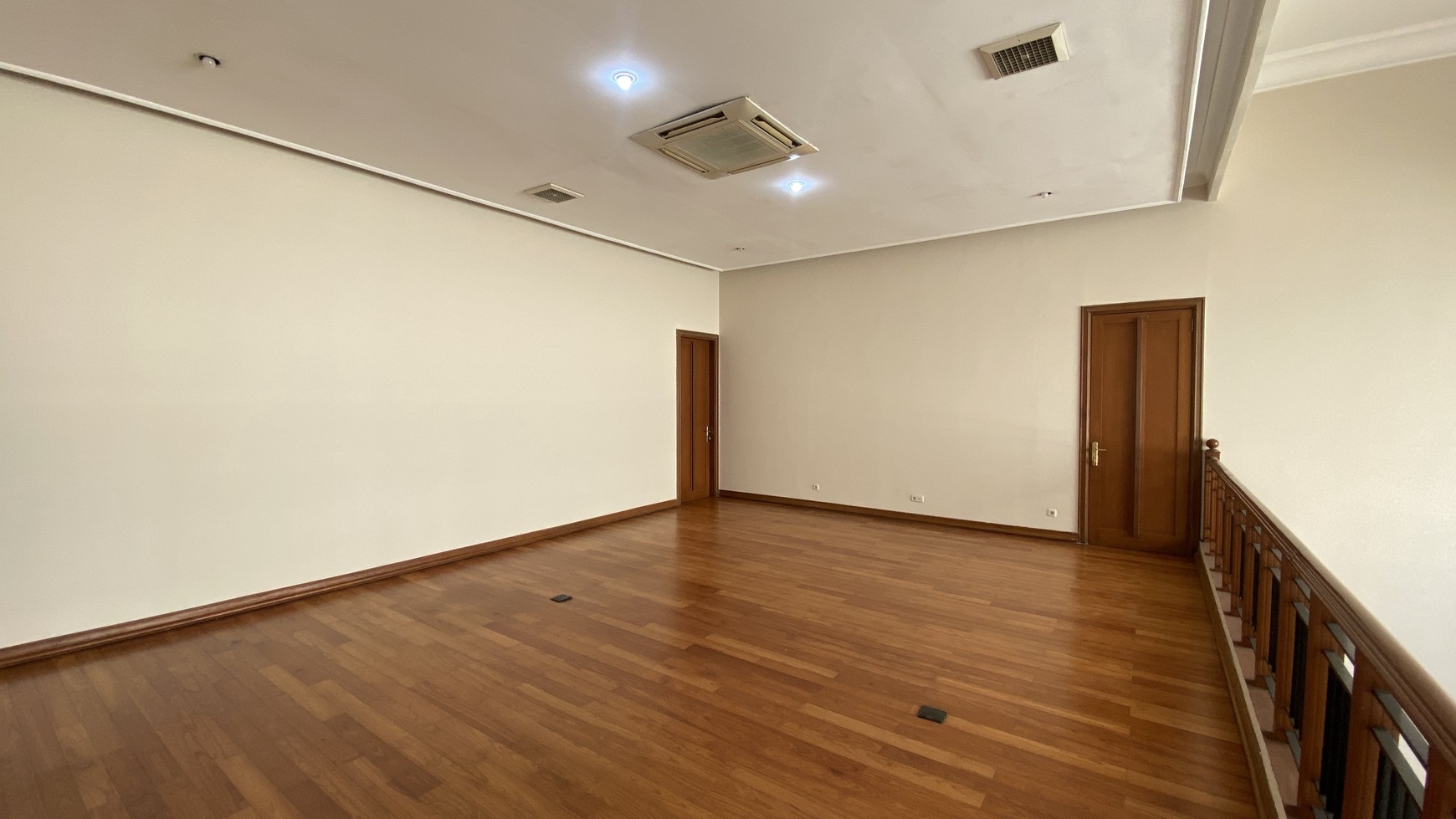 COZY AND BEAUTIFUL HOUSE AT KEBAYORAN BARU JAKARTA SELATAN