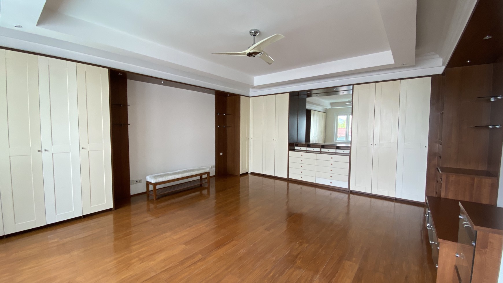 BEAUTIFUL AND COZY HOUSE AT KEBAYORAN BARU JAKARTA SELATAN