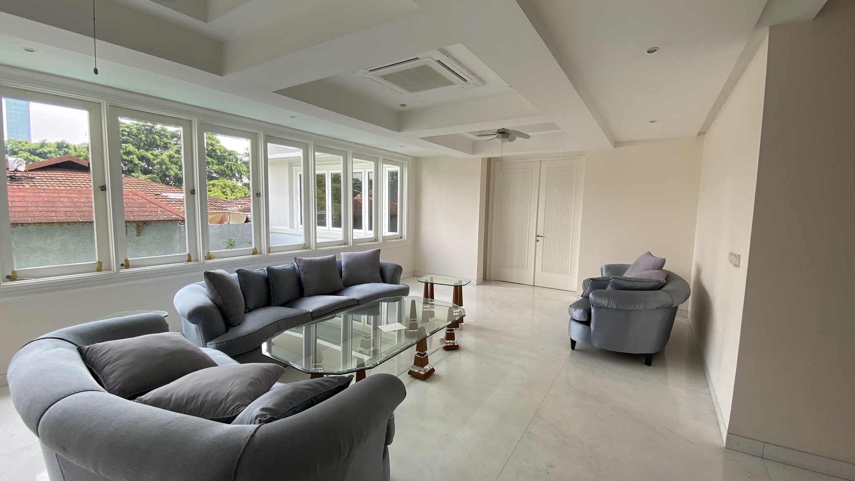 BEAUTIFUL AND COZY HOUSE AT KEBAYORAN BARU JAKARTA SELATAN