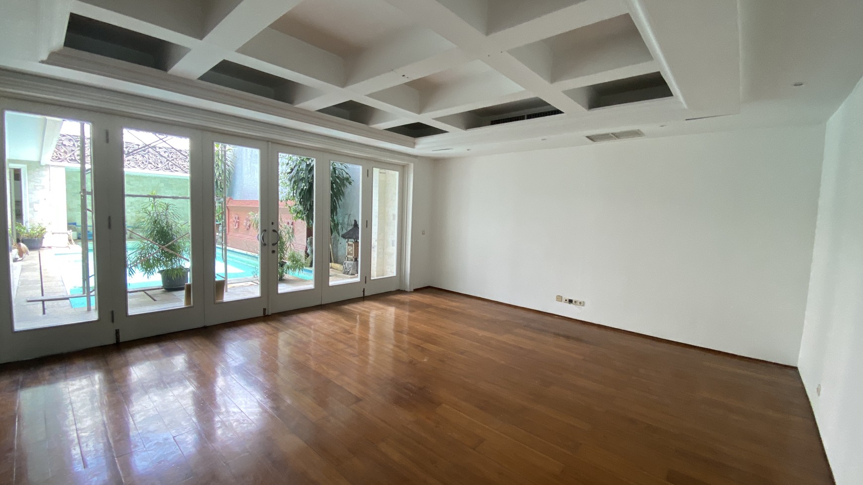 BEAUTIFUL AND COZY HOUSE AT KEBAYORAN BARU JAKARTA SELATAN