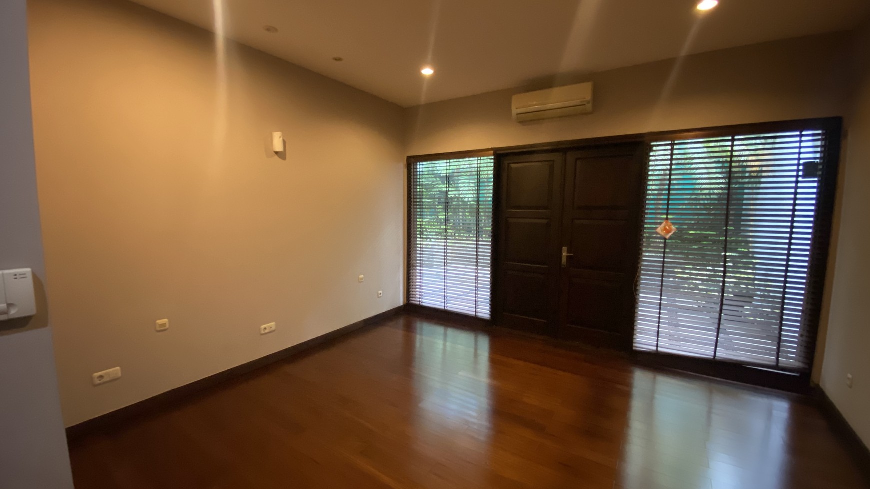 BEAUTIFUL AND COZY HOUSE AT SENOPATI AREA, JAKARTA SELATAN