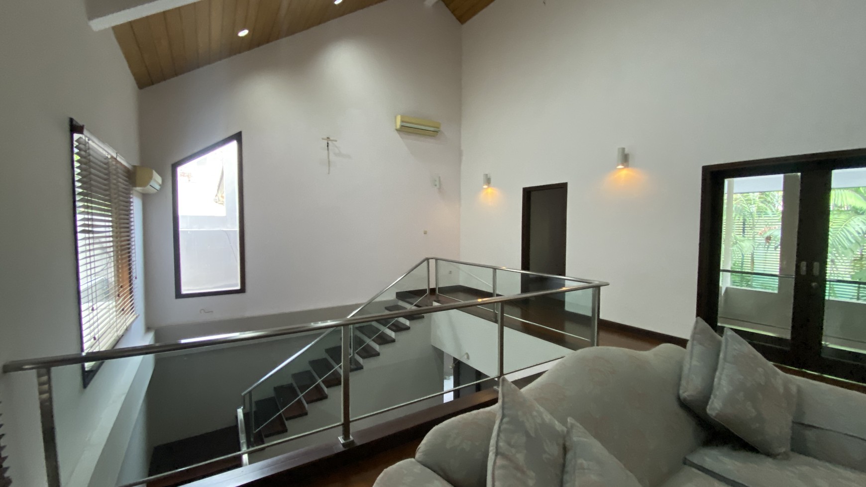BEAUTIFUL AND COZY HOUSE AT SENOPATI AREA, JAKARTA SELATAN