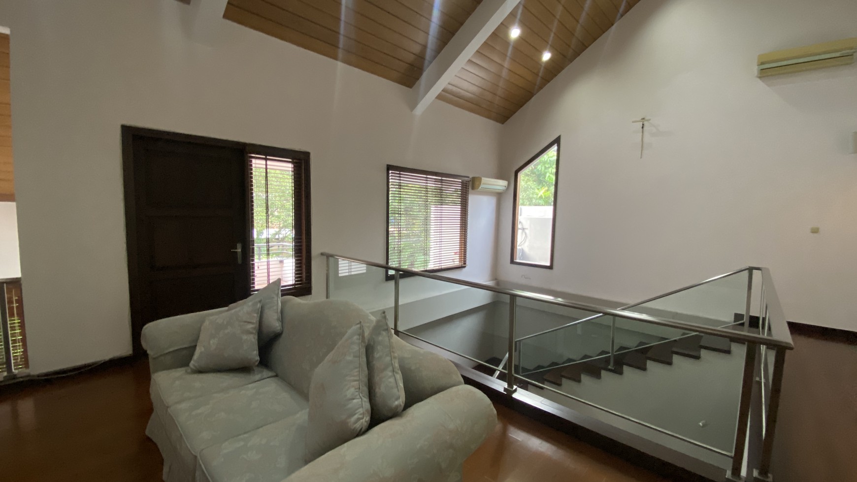 BEAUTIFUL AND COZY HOUSE AT SENOPATI AREA, JAKARTA SELATAN