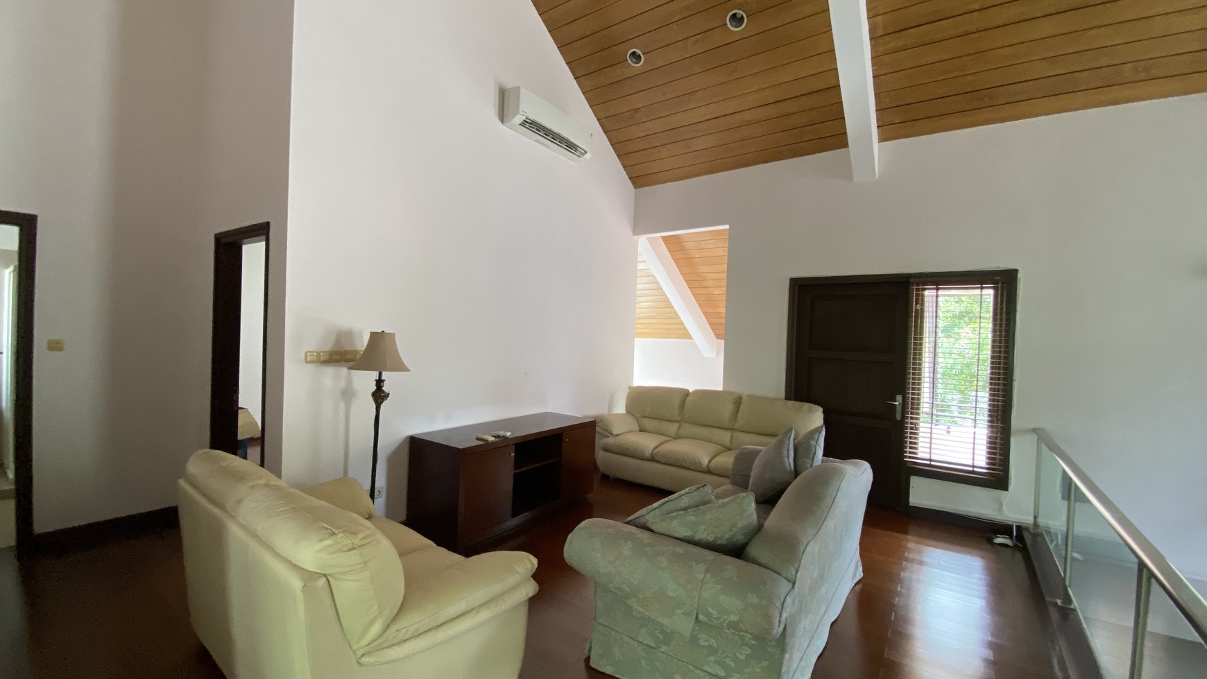 BEAUTIFUL AND COZY HOUSE AT SENOPATI AREA, JAKARTA SELATAN