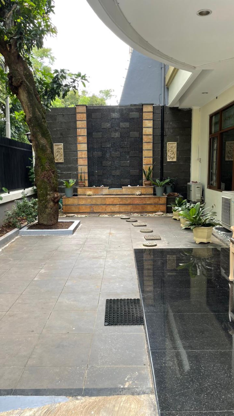 COZY HOUSE AT SENOPATI AREA