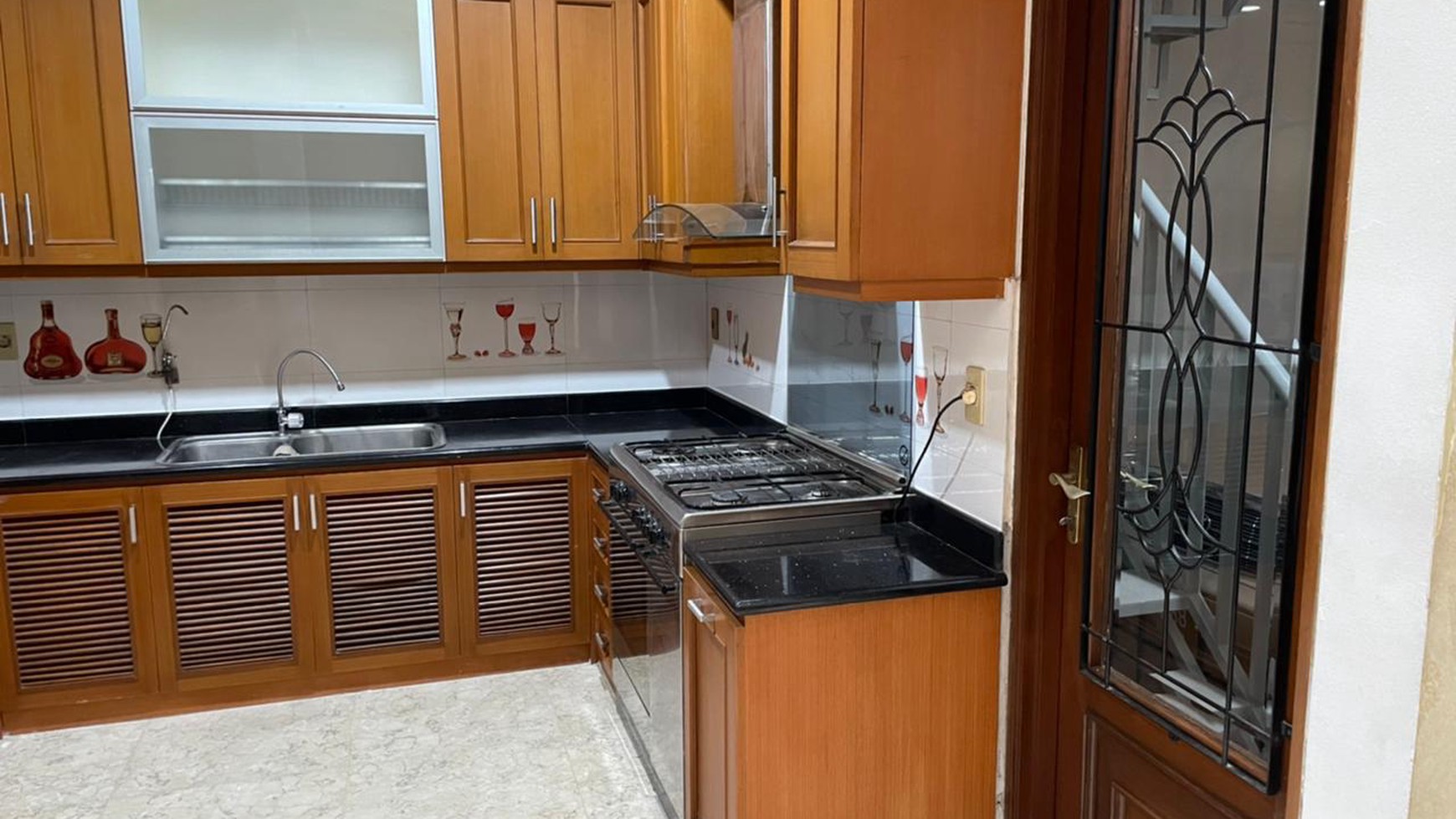 COZY HOUSE AT SENOPATI AREA