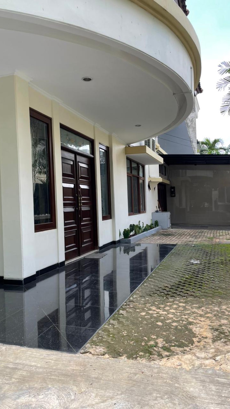 COZY HOUSE AT SENOPATI AREA