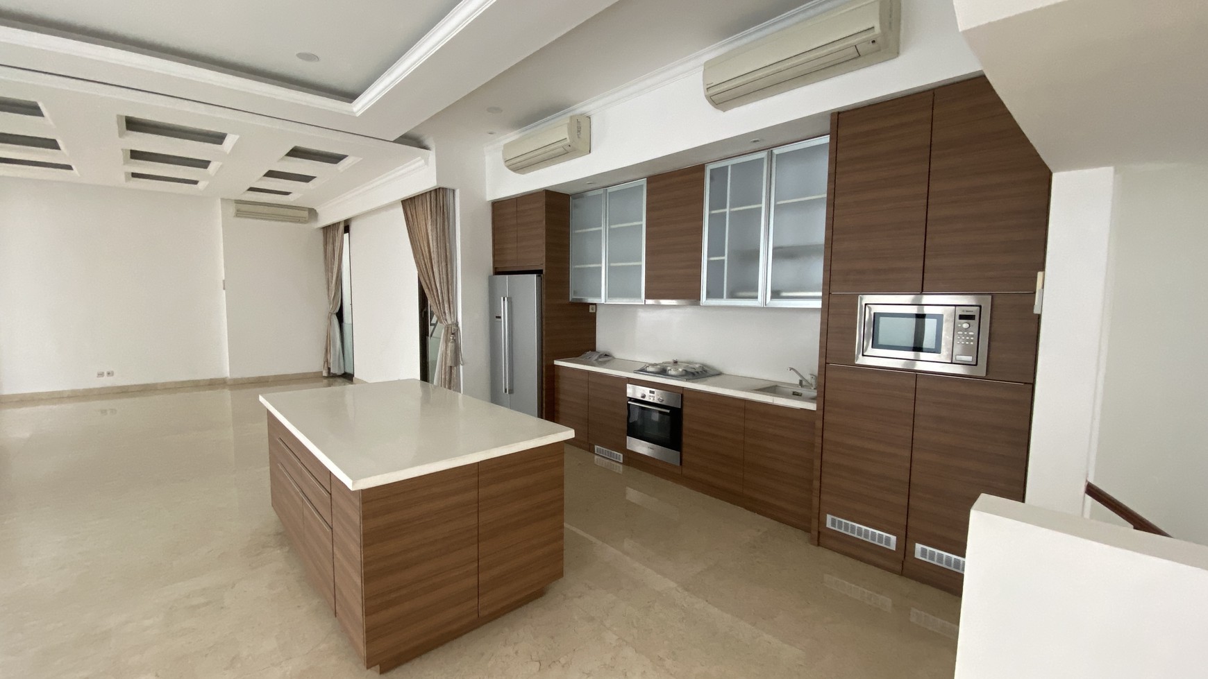 MODERN AND COMFY HOUSE AT SENOPATI AREA