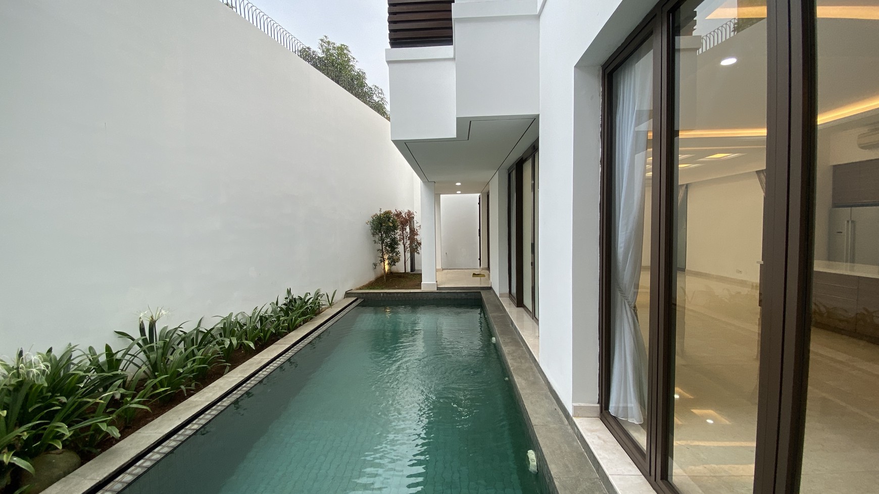MODERN AND COMFY HOUSE AT SENOPATI AREA