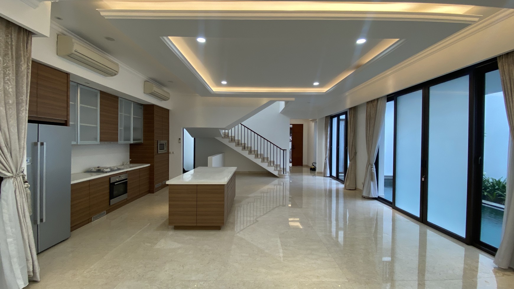 MODERN AND COMFY HOUSE AT SENOPATI AREA