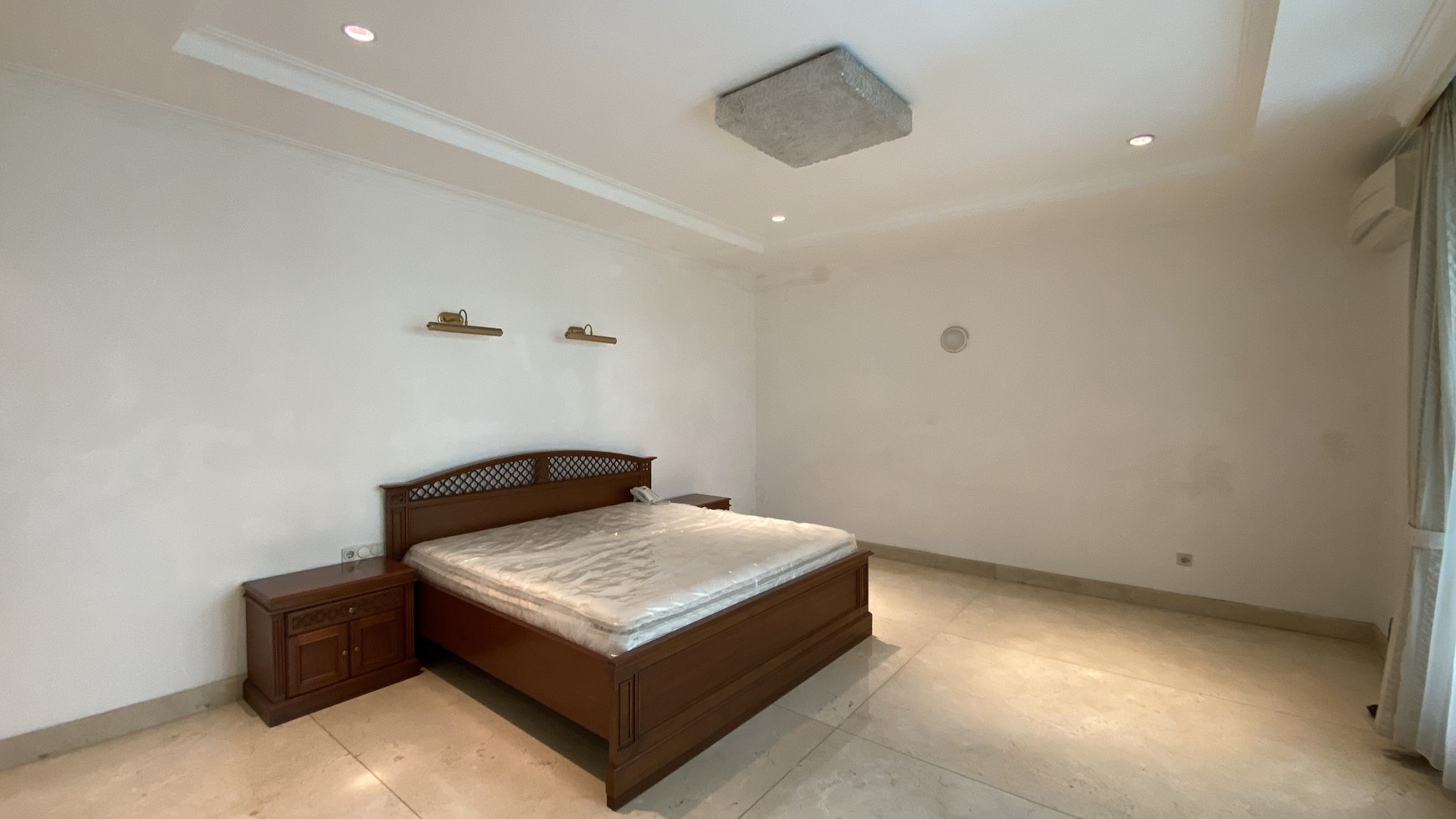 BIG HOUSE AND LUXURY AT PRIME AREA SENOPATI, JAKARTA SELATAN