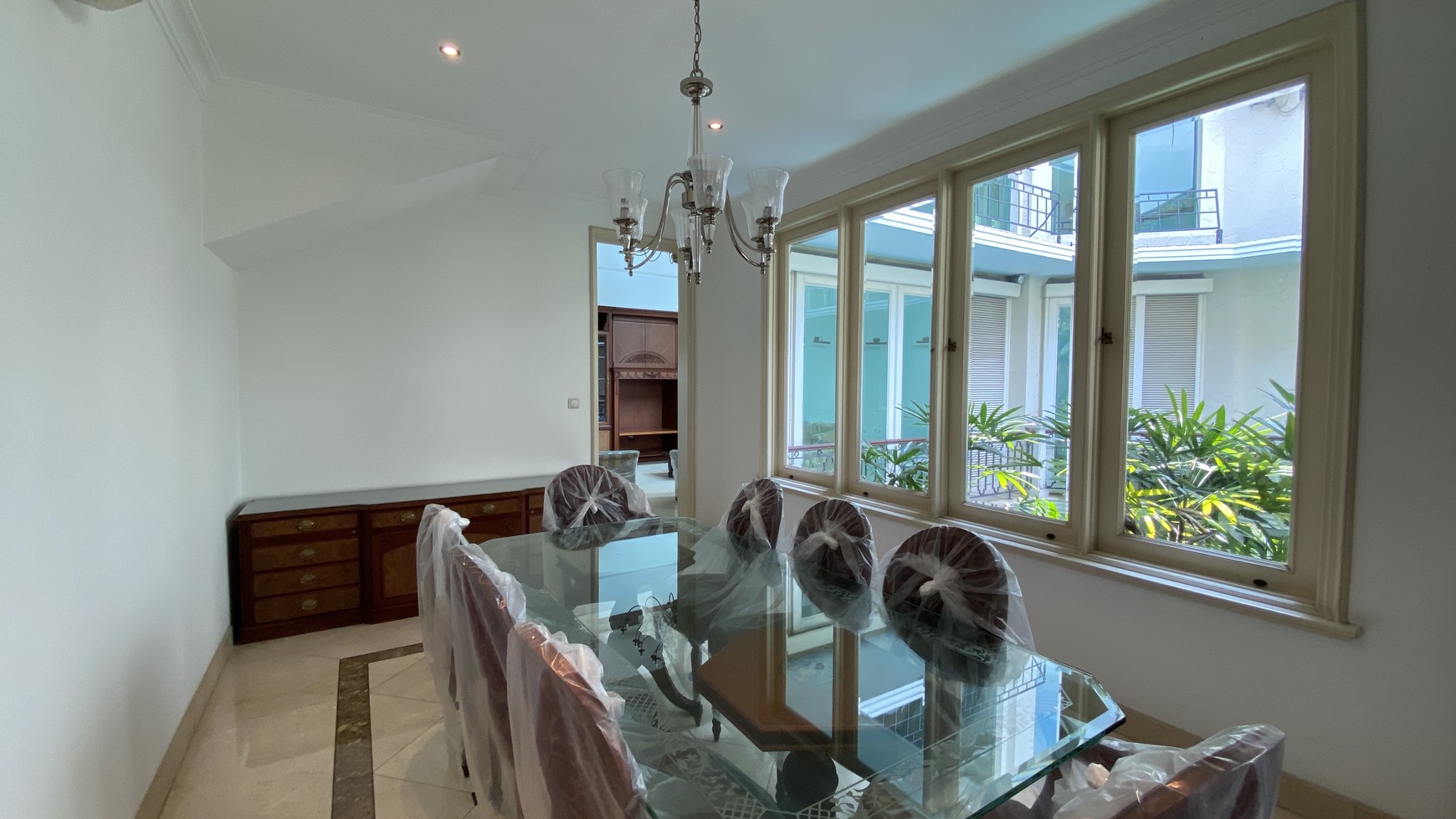 BIG HOUSE AND LUXURY AT PRIME AREA SENOPATI, JAKARTA SELATAN