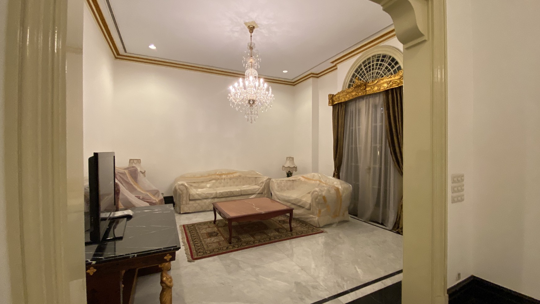 Luxury house in senopati area