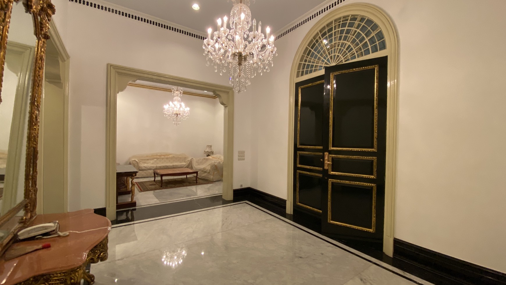 Luxury house in senopati area