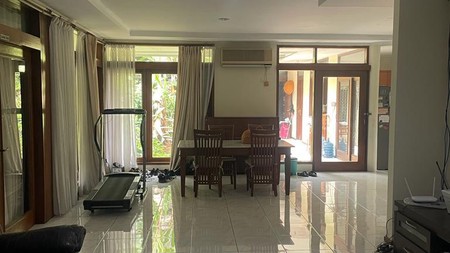 Dua Rumah  ( 2 sertifikat- SHM ) Tanah Ngantong di Kemang , Jakarta Selatan.