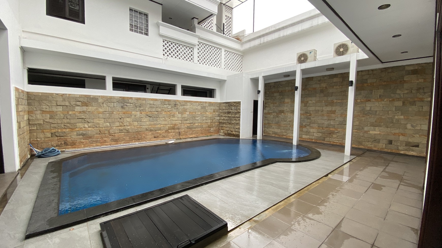 Beautiful and Comfy House at Senopati Area