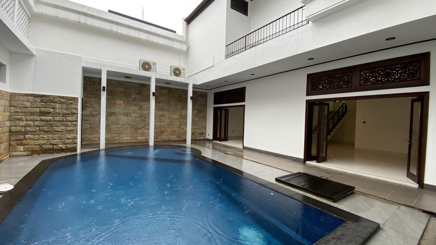Beautiful and Comfy House at Senopati Area