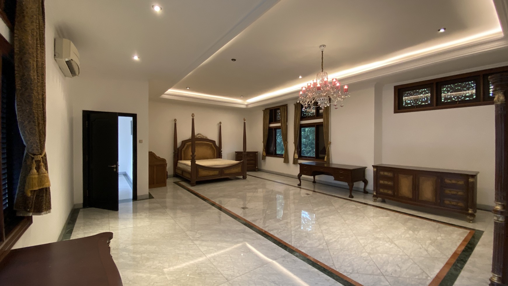 Beautiful and Comfy House at Senopati Area