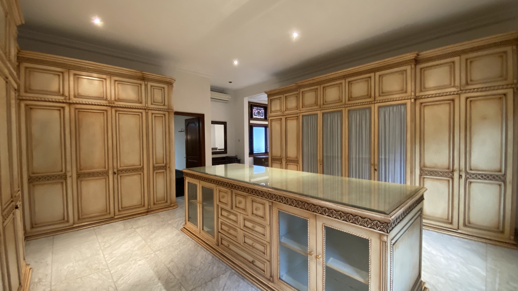 Beautiful and Comfy House at Senopati Area