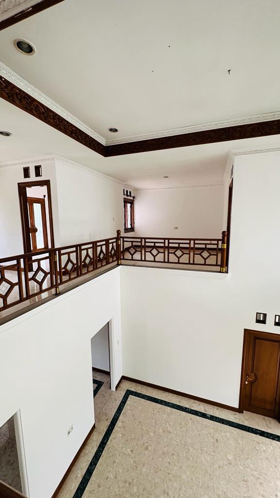 Beautiful House with Pool at Senopati Area