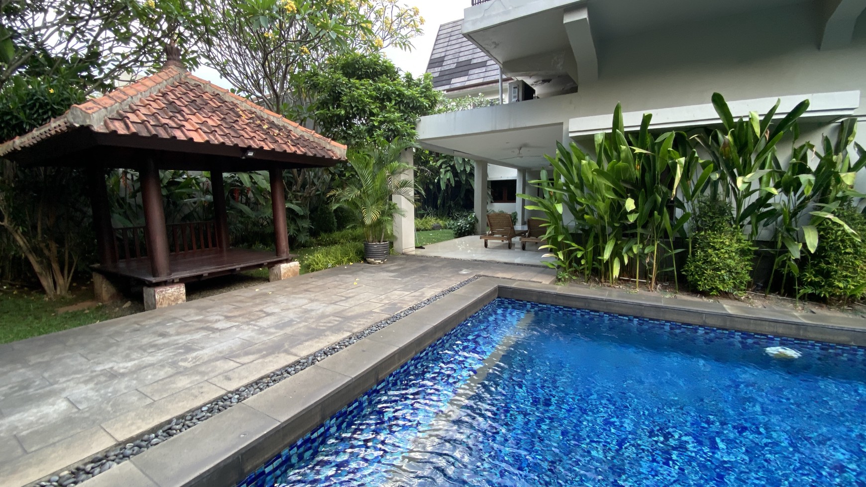 Beautiful House and Comfy at Senopati Area