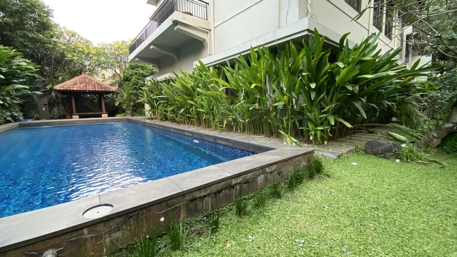 Beautiful House and Comfy at Senopati Area
