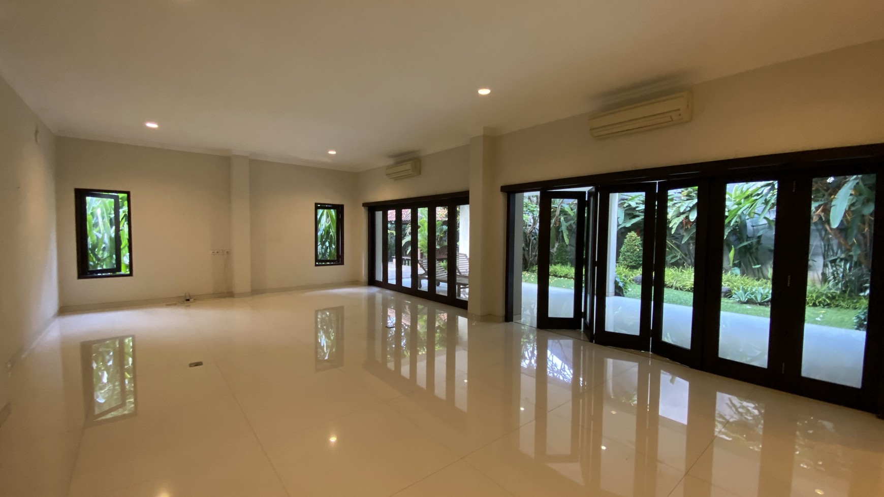 Beautiful House and Comfy at Senopati Area