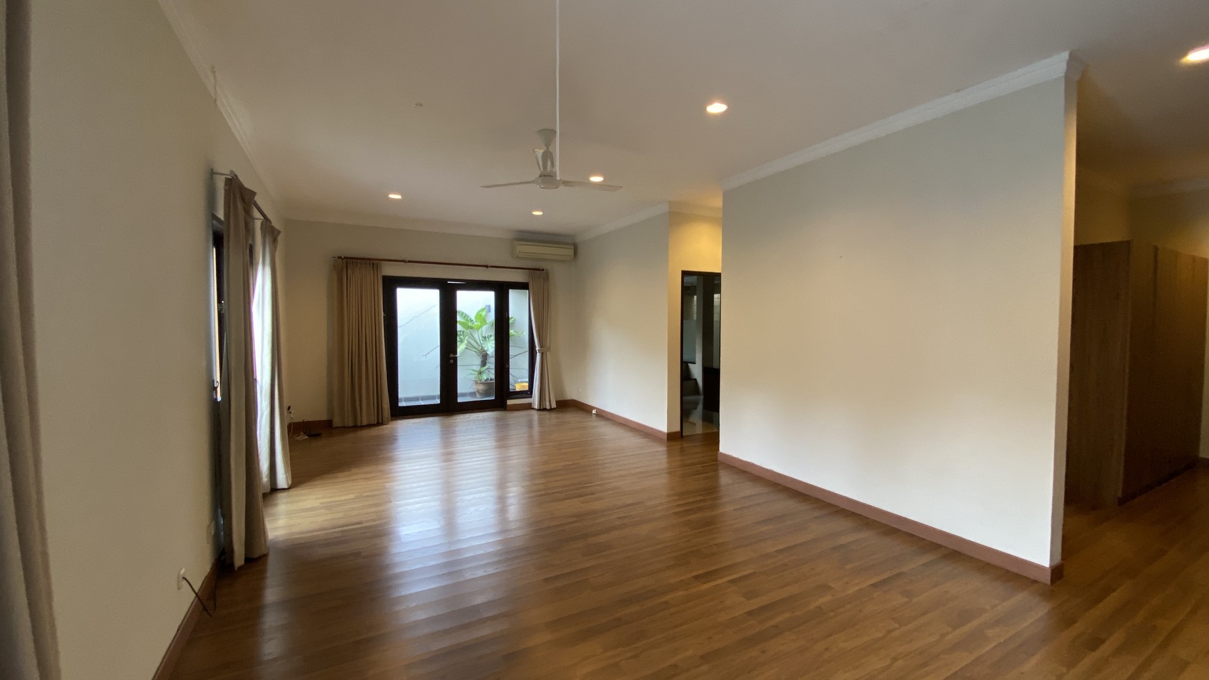 Beautiful House and Comfy at Senopati Area