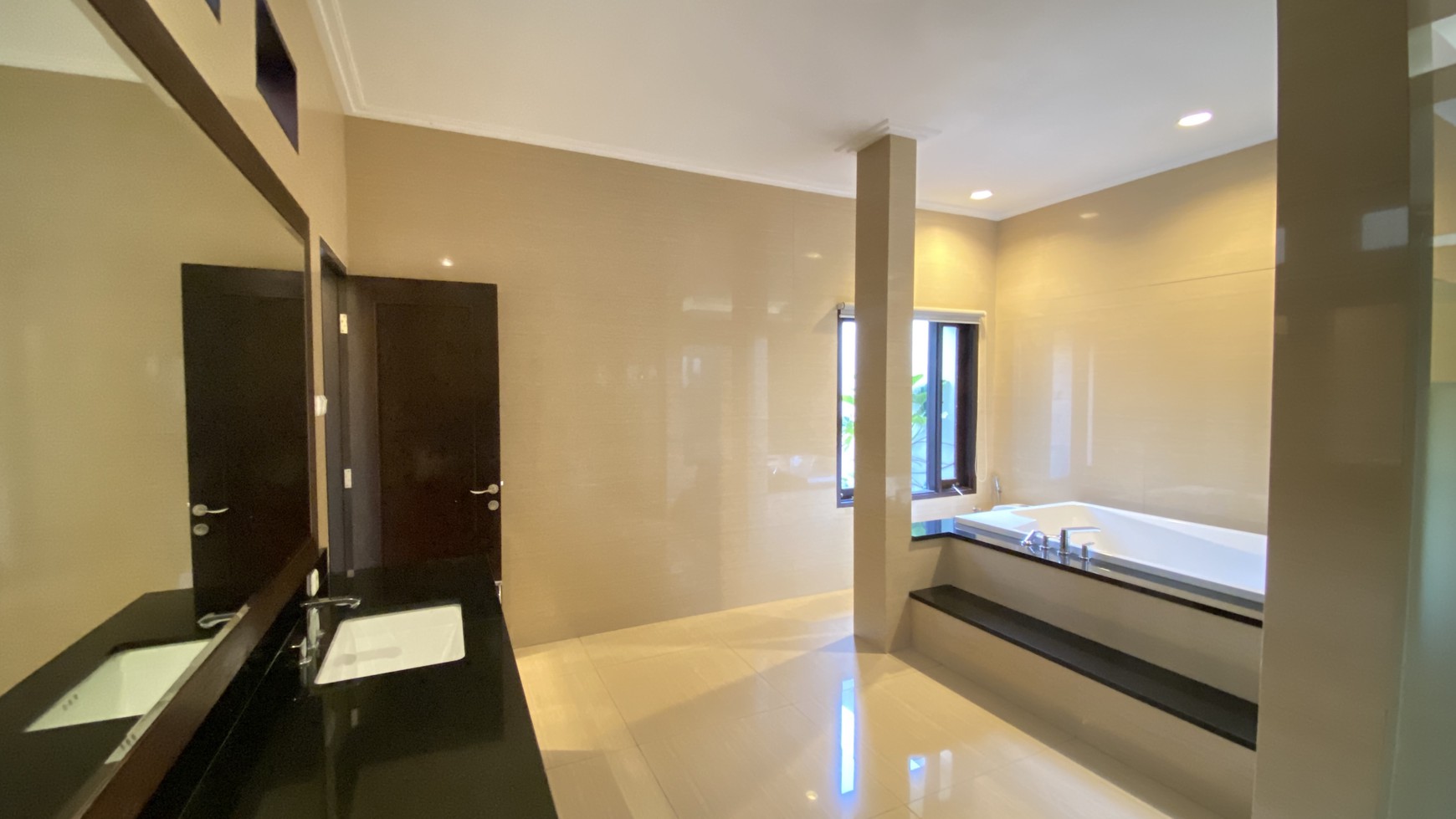 Beautiful House and Comfy at Senopati Area