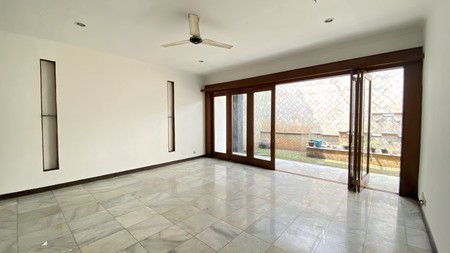 House at Senayan Area, Good for Office or Beauty Clinic