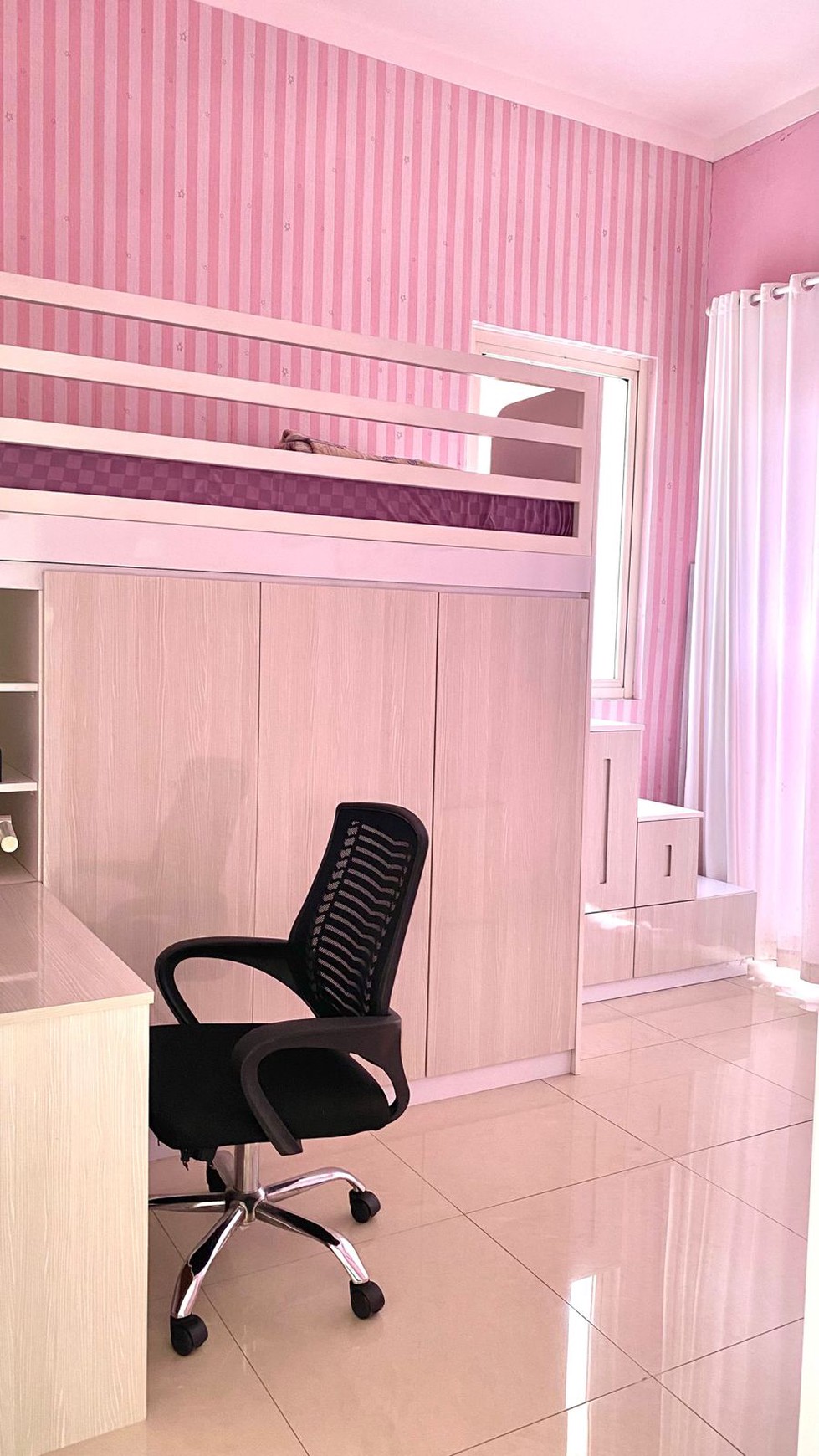 Rumah Lux, cantik siap huni di bintaro