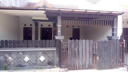 Dijual Rumah di Perum Puri indah 
