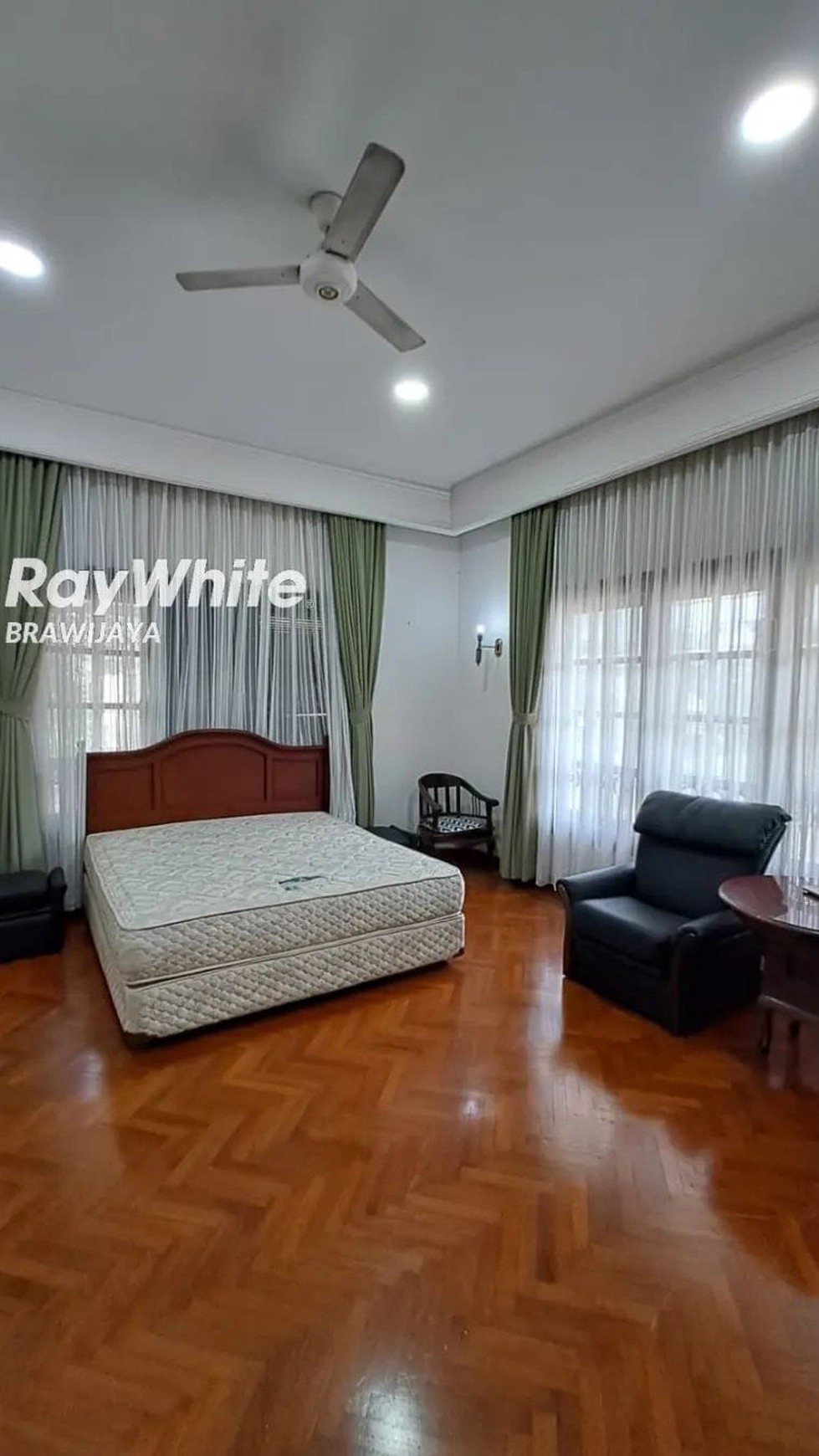 Rumah Siap Huni Lingkungan Elit Area Simprug Golf