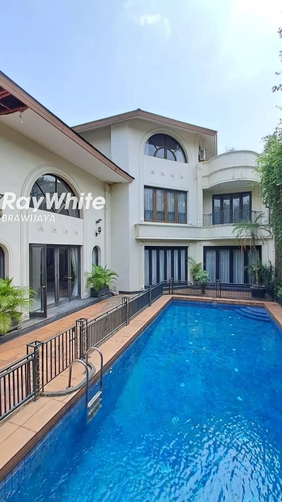 Rumah Siap Huni Lingkungan Elit Area Simprug Golf